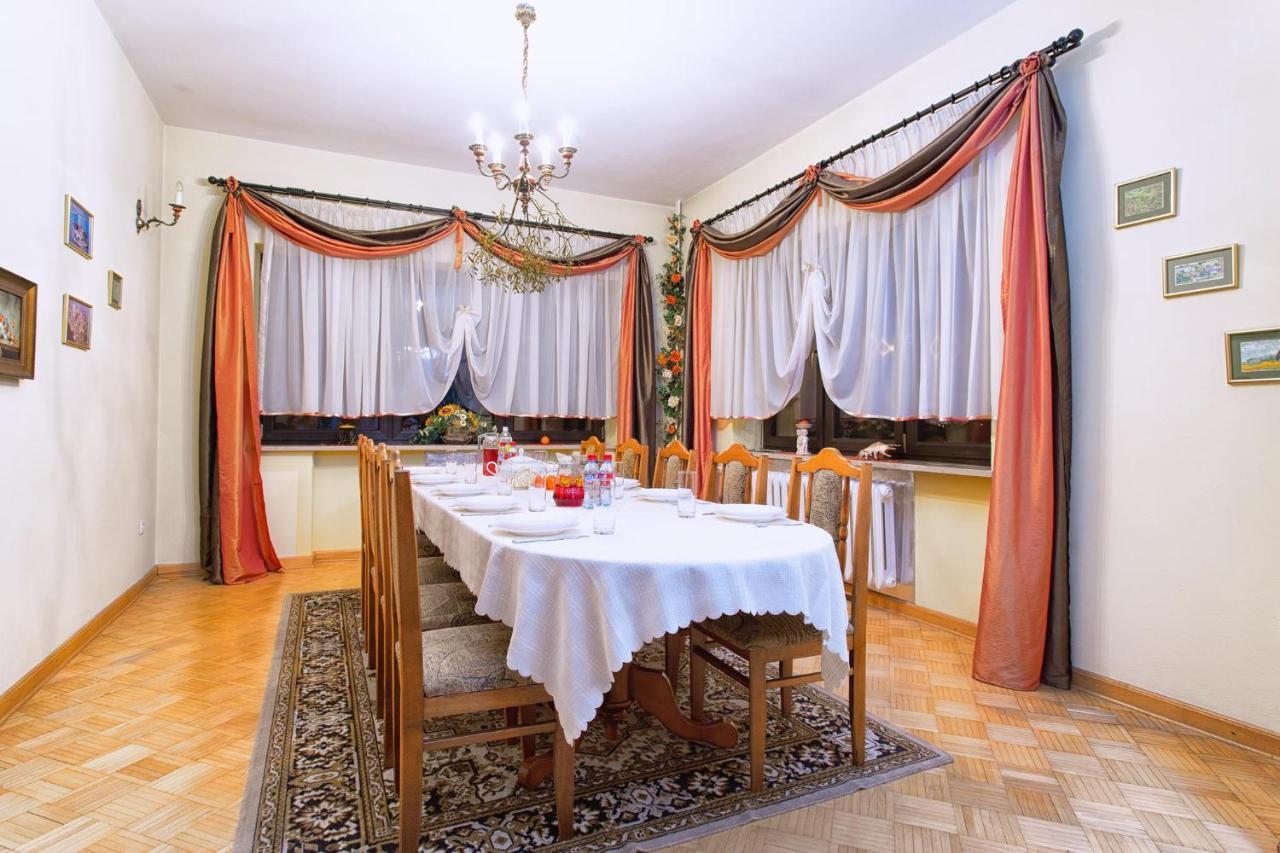 Dom Goscinny Przedmiescie Kielce Esterno foto