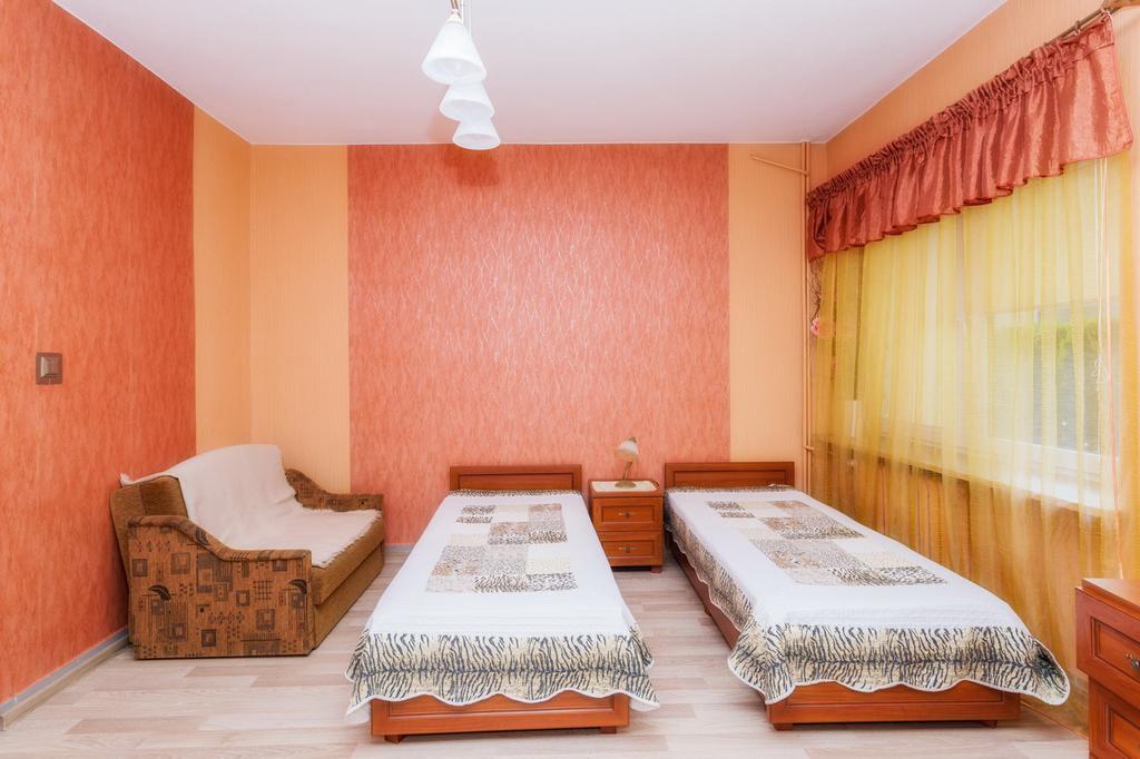 Dom Goscinny Przedmiescie Kielce Esterno foto